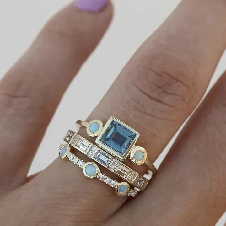Vintage Elegance Blue Crystal Ring